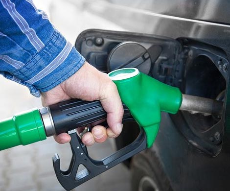 Нефтяникам придется продавать 95% бензина в РФ?