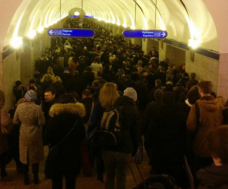 Неисправность оборудования метро в Петербурге вызвала коллапс на синей ветке‍