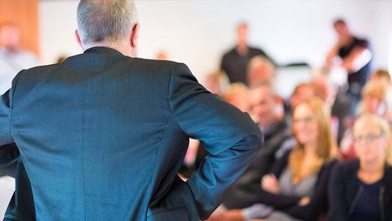 Несколько директоров покинули советы директоров компаний после предупреждений антимонопольного ведомства США
