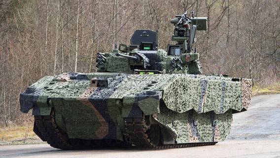 Новые британские танки были вновь отозваны, так как военнослужащие стали жаловаться на потерю слуха