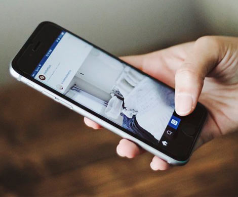 Новый iPhone собирает интимные фото в папку, которую нельзя удалить