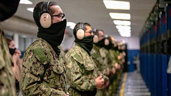 Оборонные компании США испытывают нехватку кадров на фоне растущего спроса на оружие