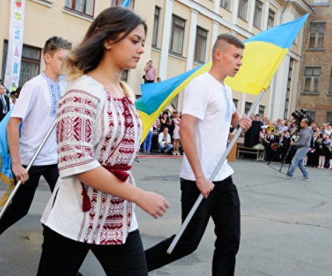Образование по-новому: украинских детей хотят лишить родителей
