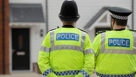 Офицер полиции Великобритании признался в похищении и изнасиловании 33-летней женщины
