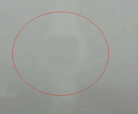 Огромные летающие часы над Балашихой сняли на видео очевидцы‍