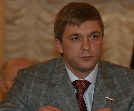 Оппозиционеры уличили единоросса Саблина в использовании админресурса
