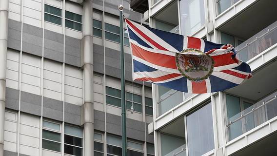 От МИД Британии потребовали проверить связь владельца ФК Манчестер Сити шейха Мансура с российскими олигархами