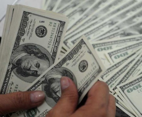 Отдайте наши доллары: россияне паникуют из-за санкций