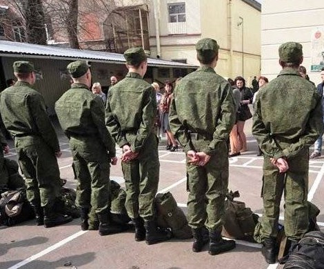 Откосить от армии станет проще: Минобороны готовит студентам «подарок»