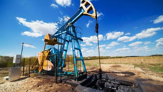 Ожидается, что спрос на нефть достигнет пика до конца этого десятилетия на фоне бума электромобилей