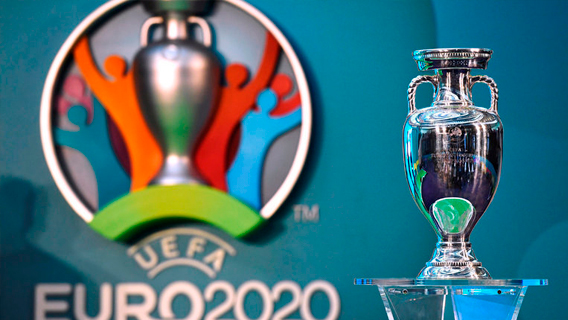 Пандемия кронавируса вынудила УЕФА перенести чемпионат Европы на 2021 год
