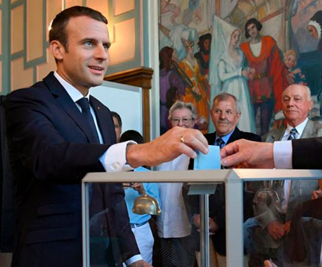 Партия Макрона получила большинство в парламенте
