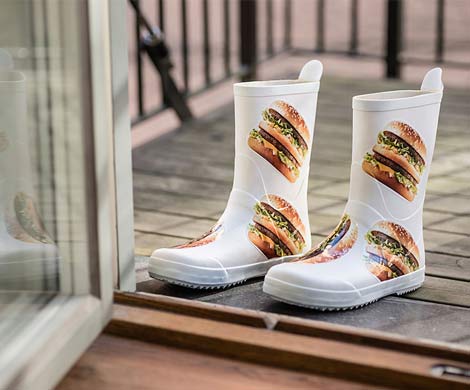 Партия резиновых сапог компании McDonalnd's распродана меньше чем за сутки