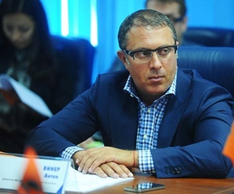 Пасынок Усманова? И сын не был бы лучше