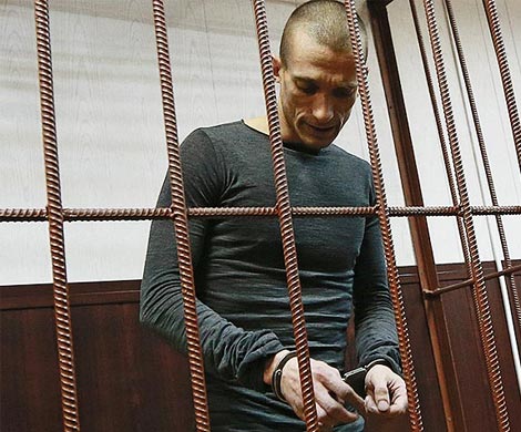 Павленского признали виновным в вандализме