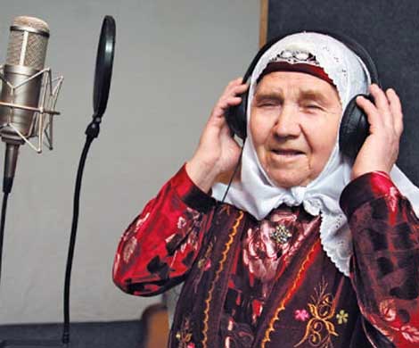 Пение помогает жертвам старческого слабоумия