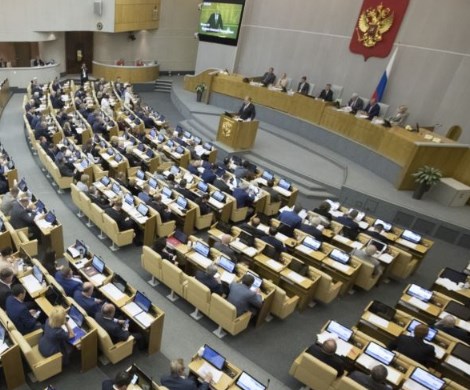 Пенсии оплатят наворованным: зачем Дума играет в «популизм»
