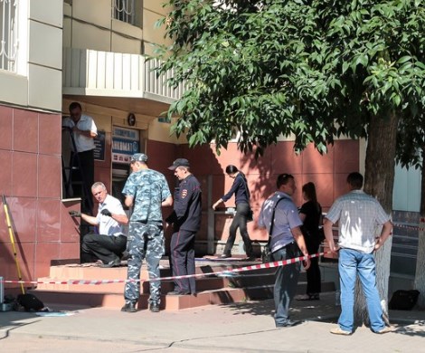 Пенсионная реформа довела до взрывов?: в Калуге подорвали дверь в отделение ПФР