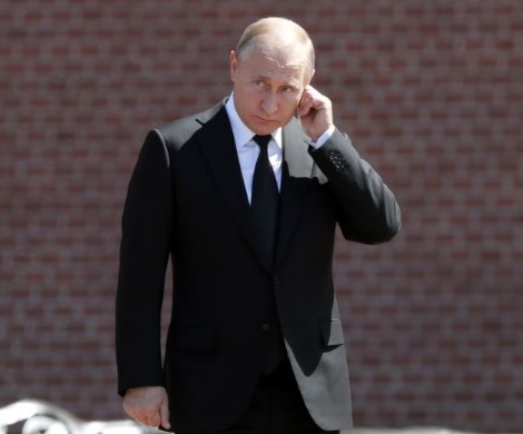 Пенсионная реформа и повышение НДС обрушили рейтинг Путина и партии власти