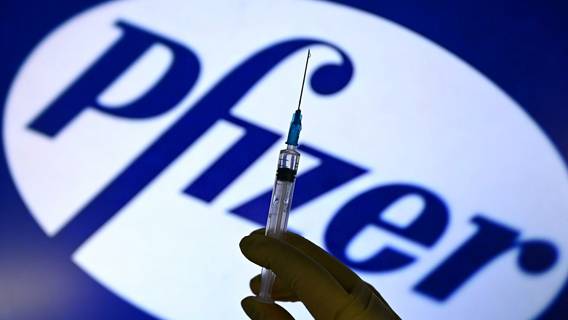 Pfizer начала испытывать вакцину на младенцах и маленьких детях