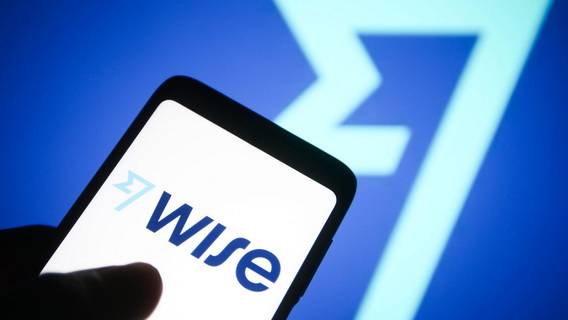 По сообщению Министерства финансов Британии, компания Wise разрешила клиенту под антироссийскими санкциями снять £250 