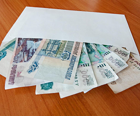 Почти половина россиян готовы работать нелегально