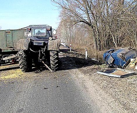 Под Курском в ДТП с трактором погибли два человека
