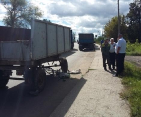 Под Орлом прицеп отцепился от трактора и сбил пенсионера