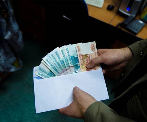 Подозреваемый во взяточничестве сенатор отправился в Израиль
