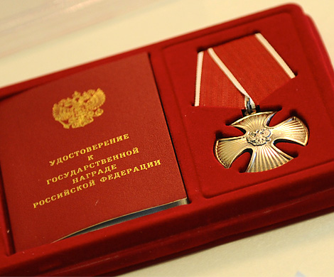 Погибшие в школе №263 учитель и полицейский посмертно награждены орденами Мужества