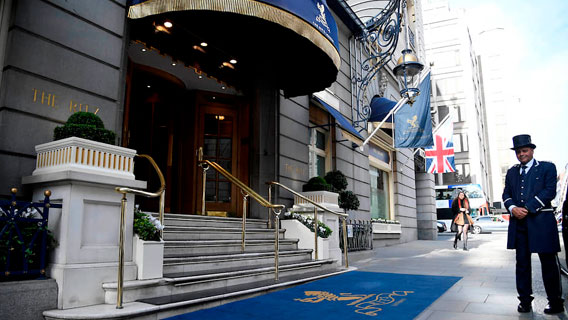 Покупатель лондонского Ritz имеет связь с правителем Катара