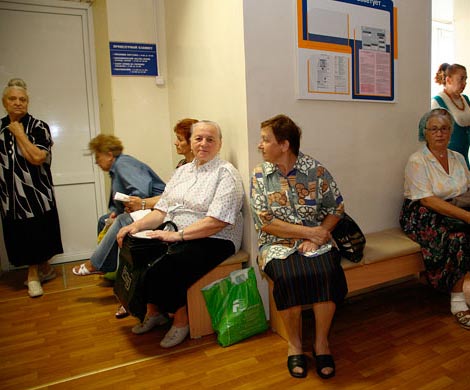 Поликлиники Москвы откажут в приеме пенсионерам