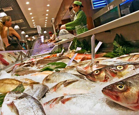 Половина продаваемой рыбы в России - фальшивая 