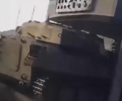 Польский бизнесмен чуть не снес клуб на советском танке