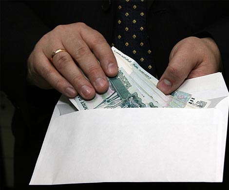 Живут сверхбогато от зарплаты до зарплаты