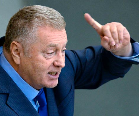 Попавший под дождь Жириновский предложил разогнать Мосгидромет‍