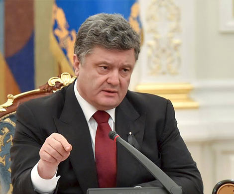 Порошенко обговорил соблюдение перемирия с Керри