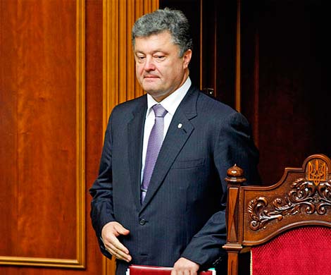 Порошенко подписал закон о санкциях