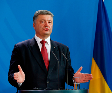 Порошенко хочет вписать расставание с Россией в Конституцию