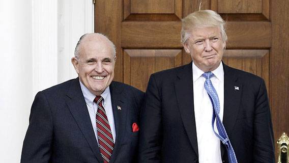 Последний человек из ближнего круга Трампа, Руди Джулиани, получил положительный тест на коронавирус