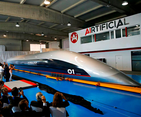Представлена первая полноразмерная пассажирская капсула Hyperloop‍