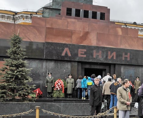 «Провокаторы хотят вздыбить страну»: Зюганов резко раскритиковал идею перезахоронения Ленина