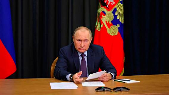 Путин подписал указ об ответных мерах на введение потолка цен на российскую нефть