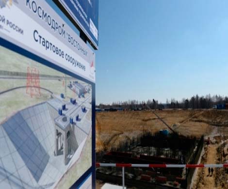 Путин привлечет правоохранительные органы к проверке строительства космодрома "Восточный"