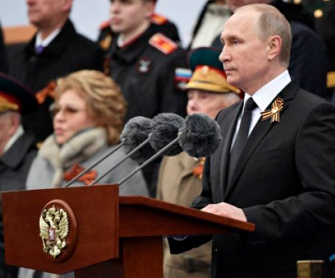 Путин выступил на Параде Победы в Москве