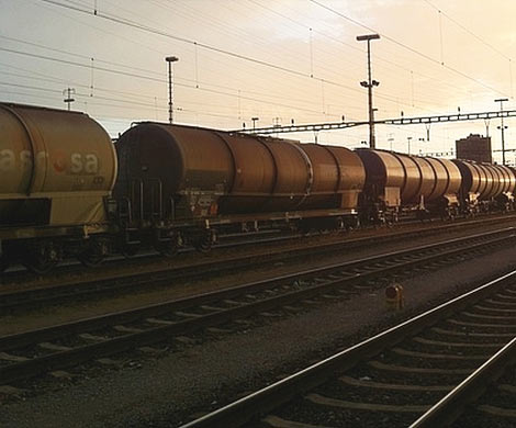 Пять цистерн с нефтяным топливом сошли с рельс в Ленобласти