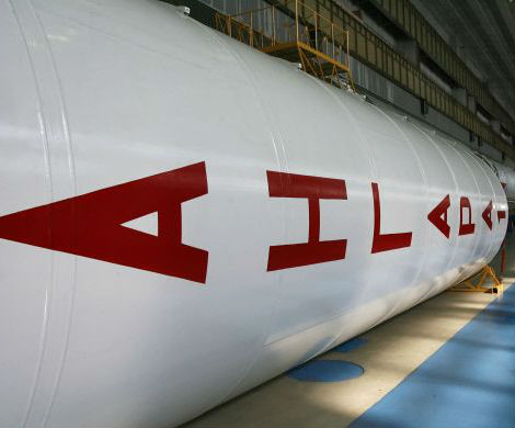 Ракета "Ангара" доставлена на космодром и установлена на стартовой площадке