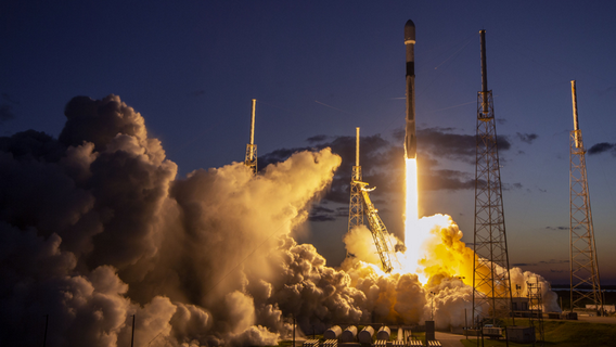 Ракета Falcon Heavy компании SpaceX выведет в космос массивный спутник