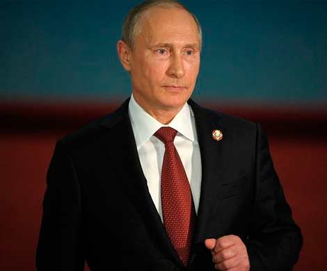 Рейтинг Путина начал снижаться впервые с начала года 