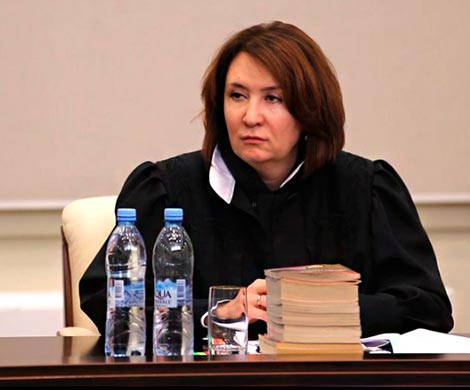 Решалы помогают судье Хахалевой оставаться непотоляемой